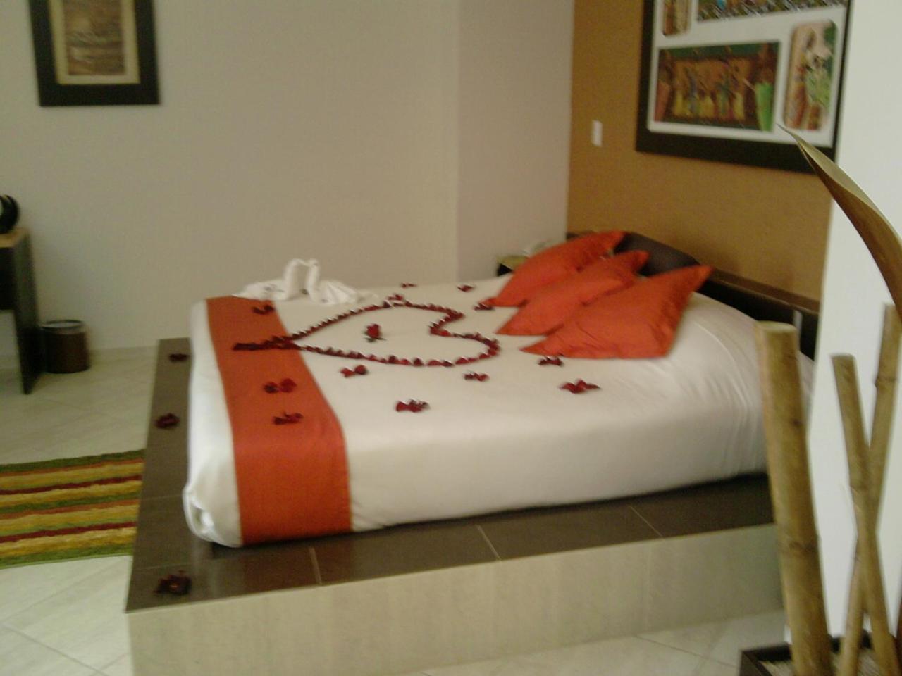 Hotel Real De Tx เตกิซเกียปัน ภายนอก รูปภาพ