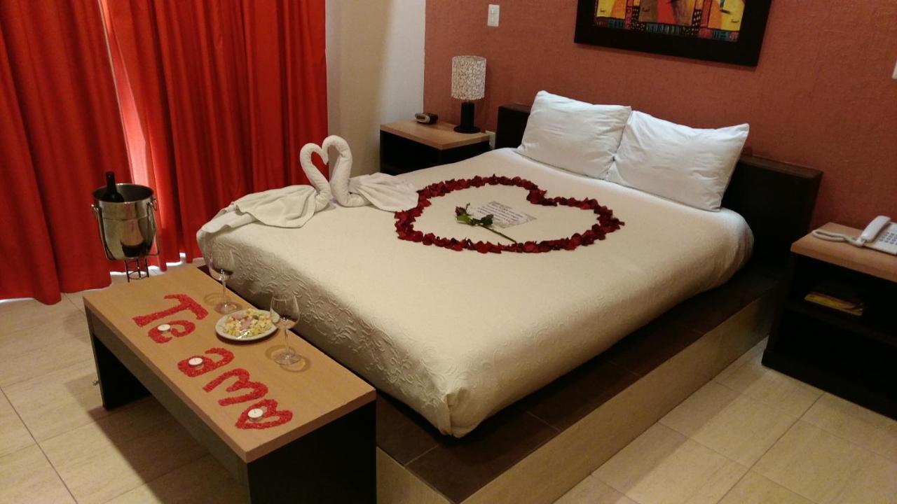 Hotel Real De Tx เตกิซเกียปัน ภายนอก รูปภาพ